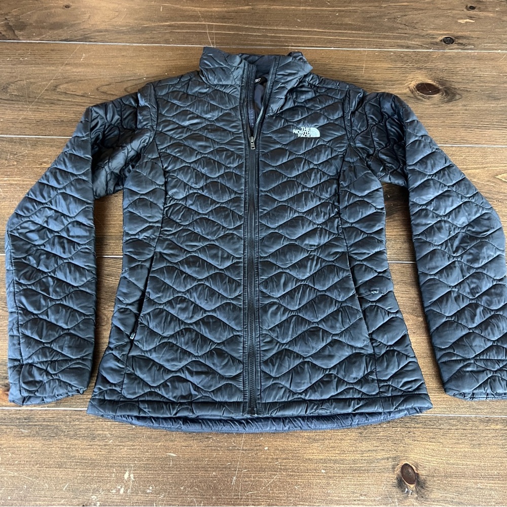 The North Face Black Quilted Insulated Women’s Jacket - Picture 1 of 6